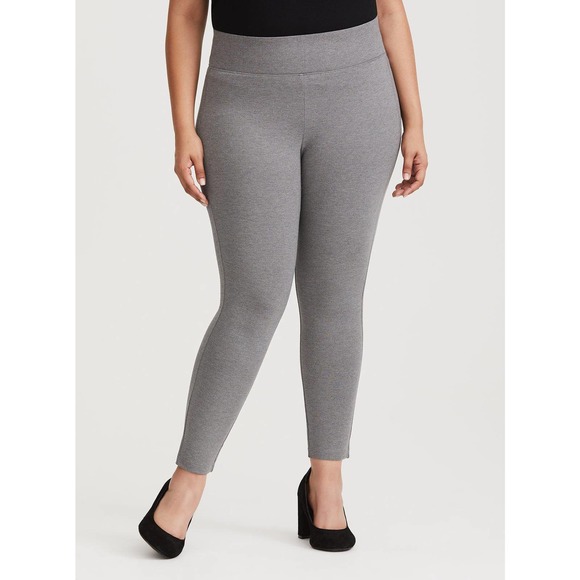 torrid Pants - NWT Torrid Slim Fix Pixie Plaid Pull On Light Grey Ponte Pants Size: 1X (14/16)